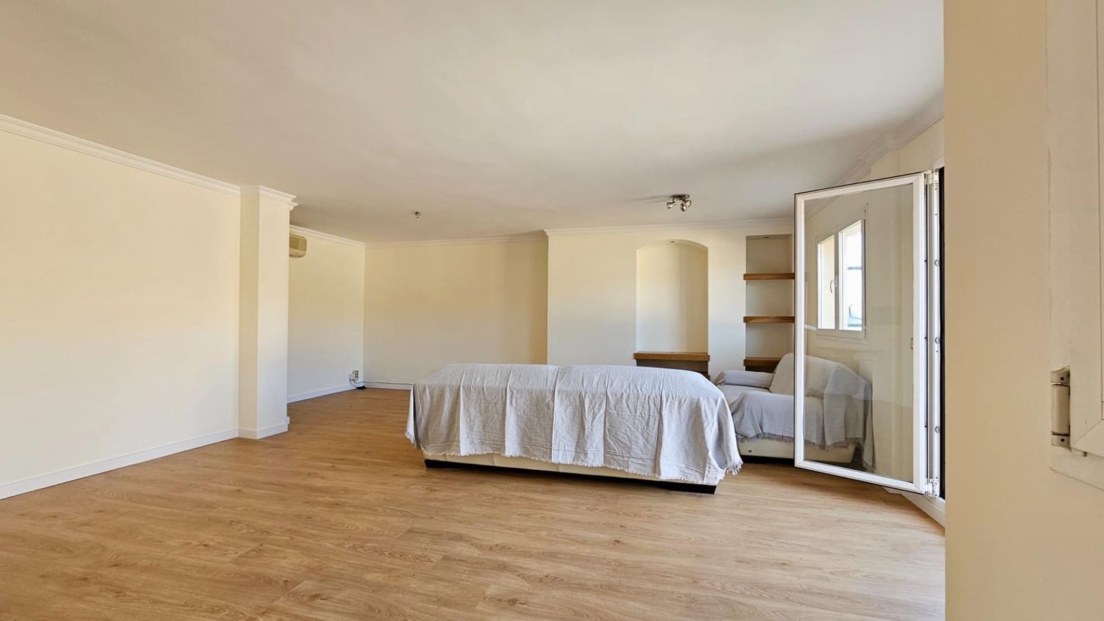 4 bedroom Penthouse for sale in Palma de Mallorca with garage - € 845,000 (Ref: 9702079)