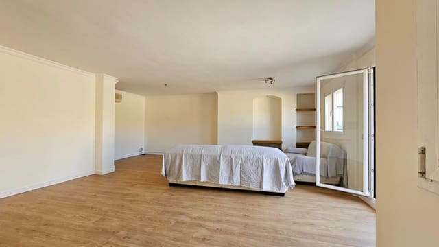 4 quarto Penthouse para venda em Palma de Mallorca com garagem - 845 000 € (Ref: 9702079)