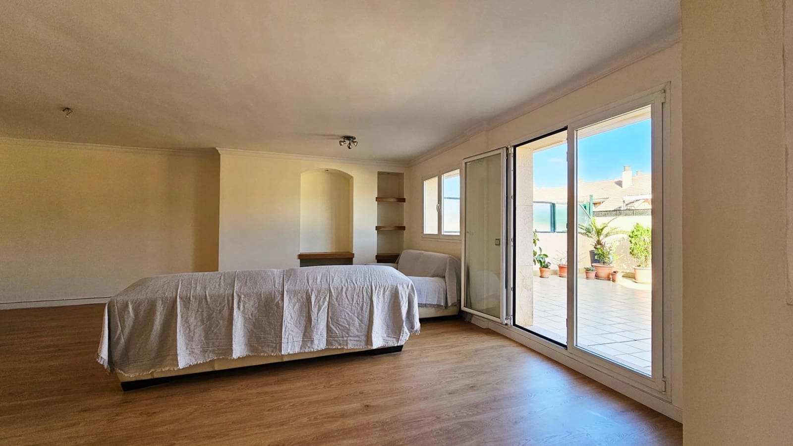 4 bedroom Penthouse for sale in Palma de Mallorca with garage - € 845,000 (Ref: 9702079)