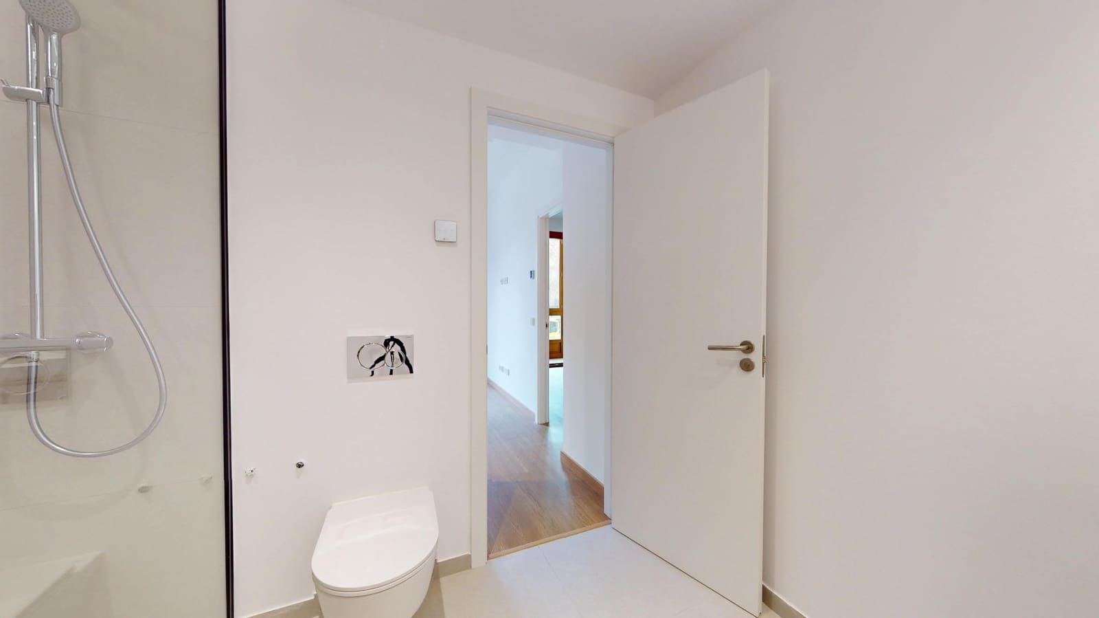 2 bedroom Flat for sale in Palma de Mallorca with garage - € 695,000 (Ref: 9720119)