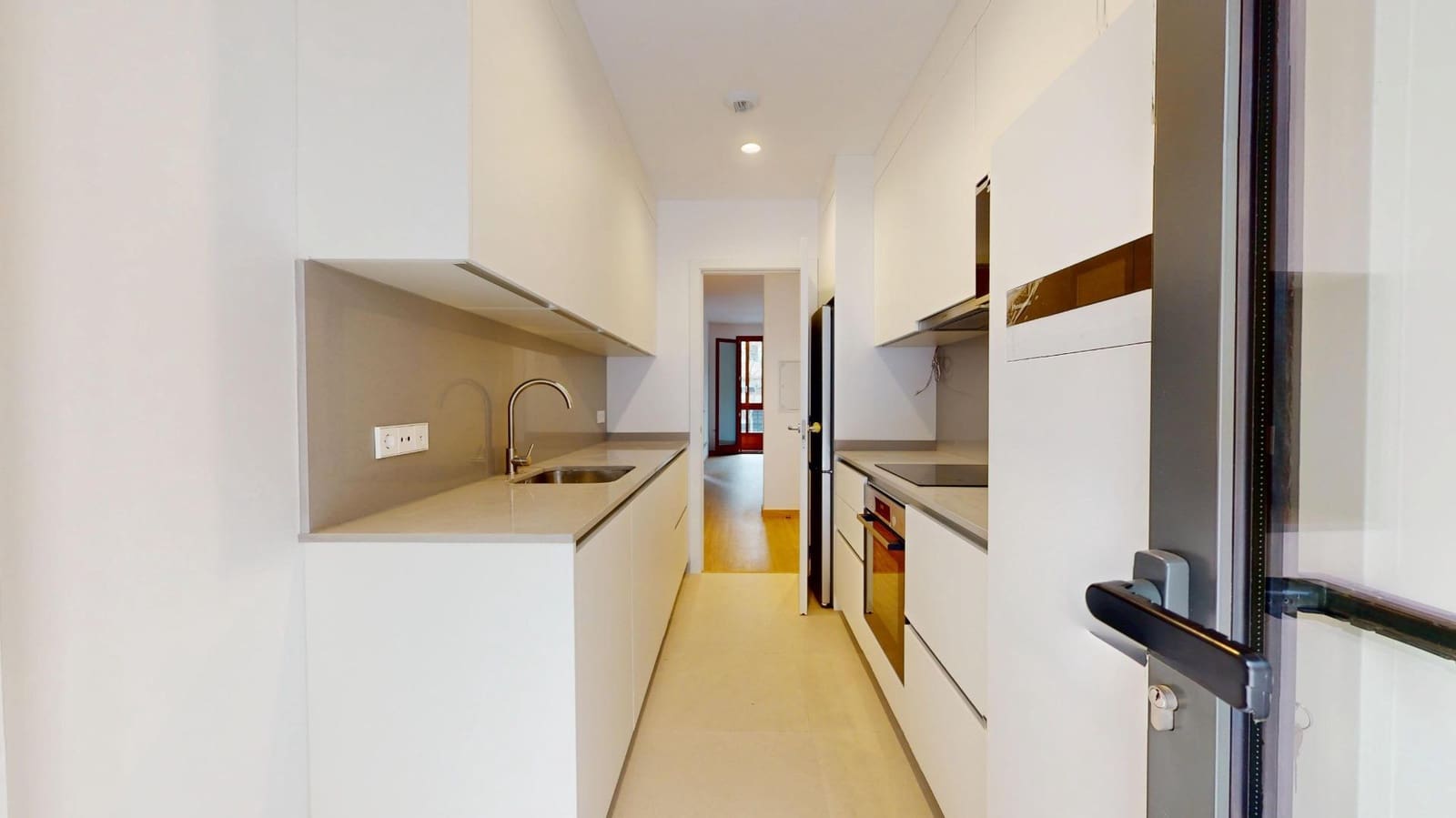 2 bedroom Flat for sale in Palma de Mallorca with garage - € 695,000 (Ref: 9720119)
