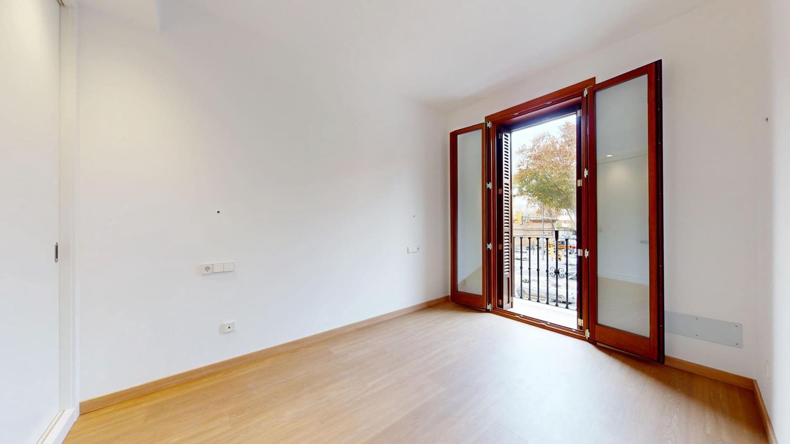 2 bedroom Flat for sale in Palma de Mallorca with garage - € 695,000 (Ref: 9720119)