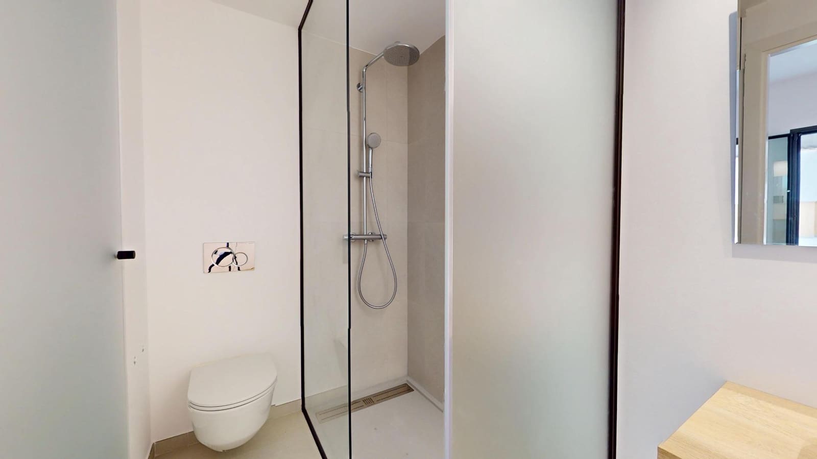 2 bedroom Flat for sale in Palma de Mallorca with garage - € 695,000 (Ref: 9720119)