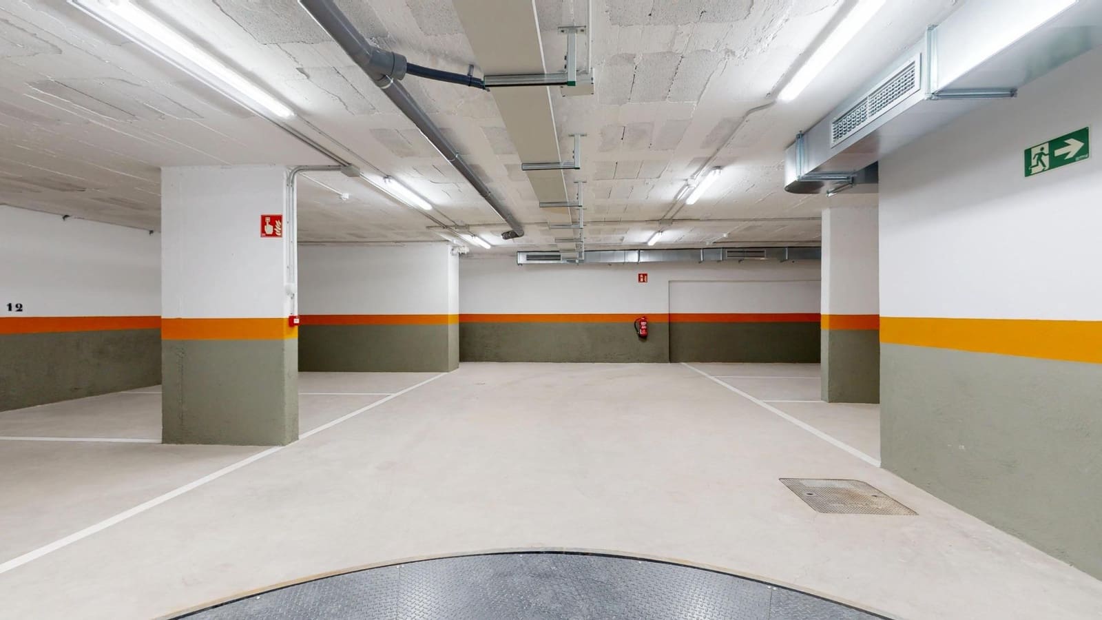 2 bedroom Flat for sale in Palma de Mallorca with garage - € 695,000 (Ref: 9720119)