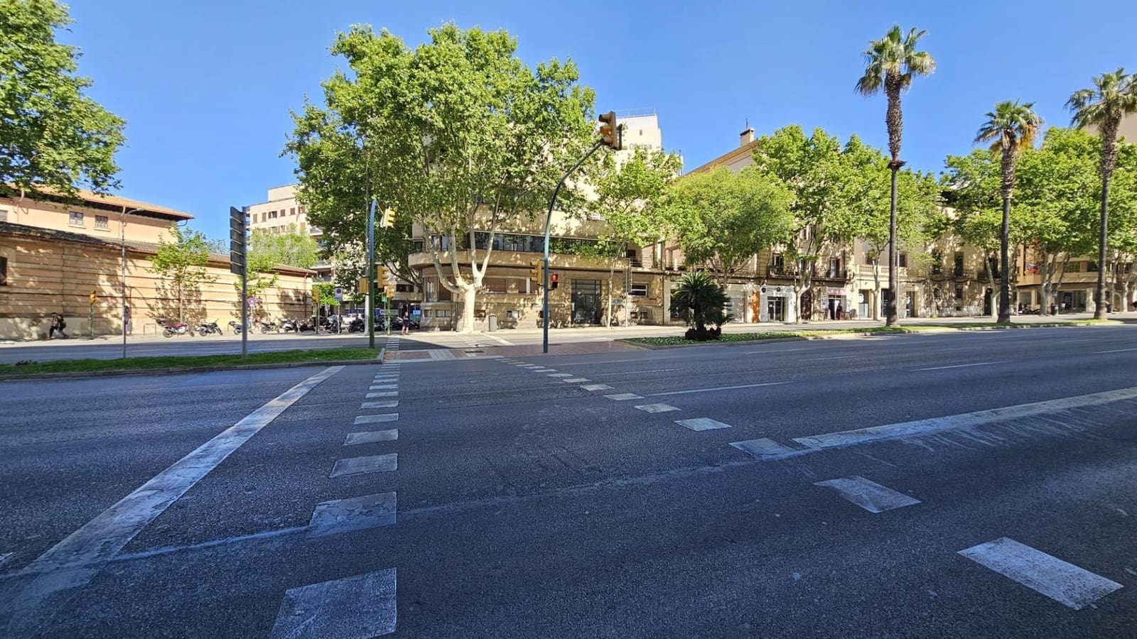 Commercial for rent in Palma de Mallorca with garage - € 3,000 (Ref: 9804483)