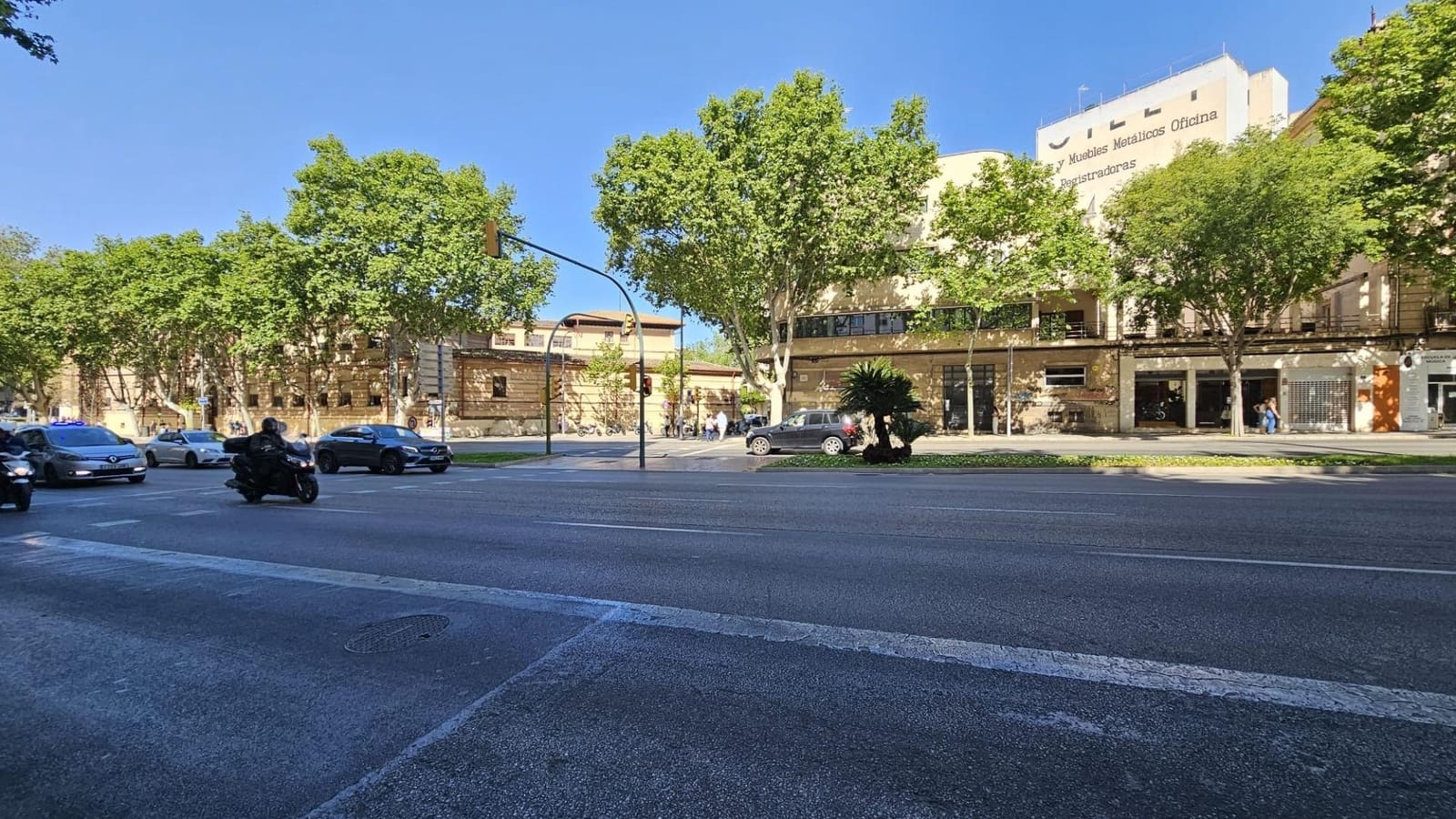 Commercial for rent in Palma de Mallorca with garage - € 3,000 (Ref: 9804483)