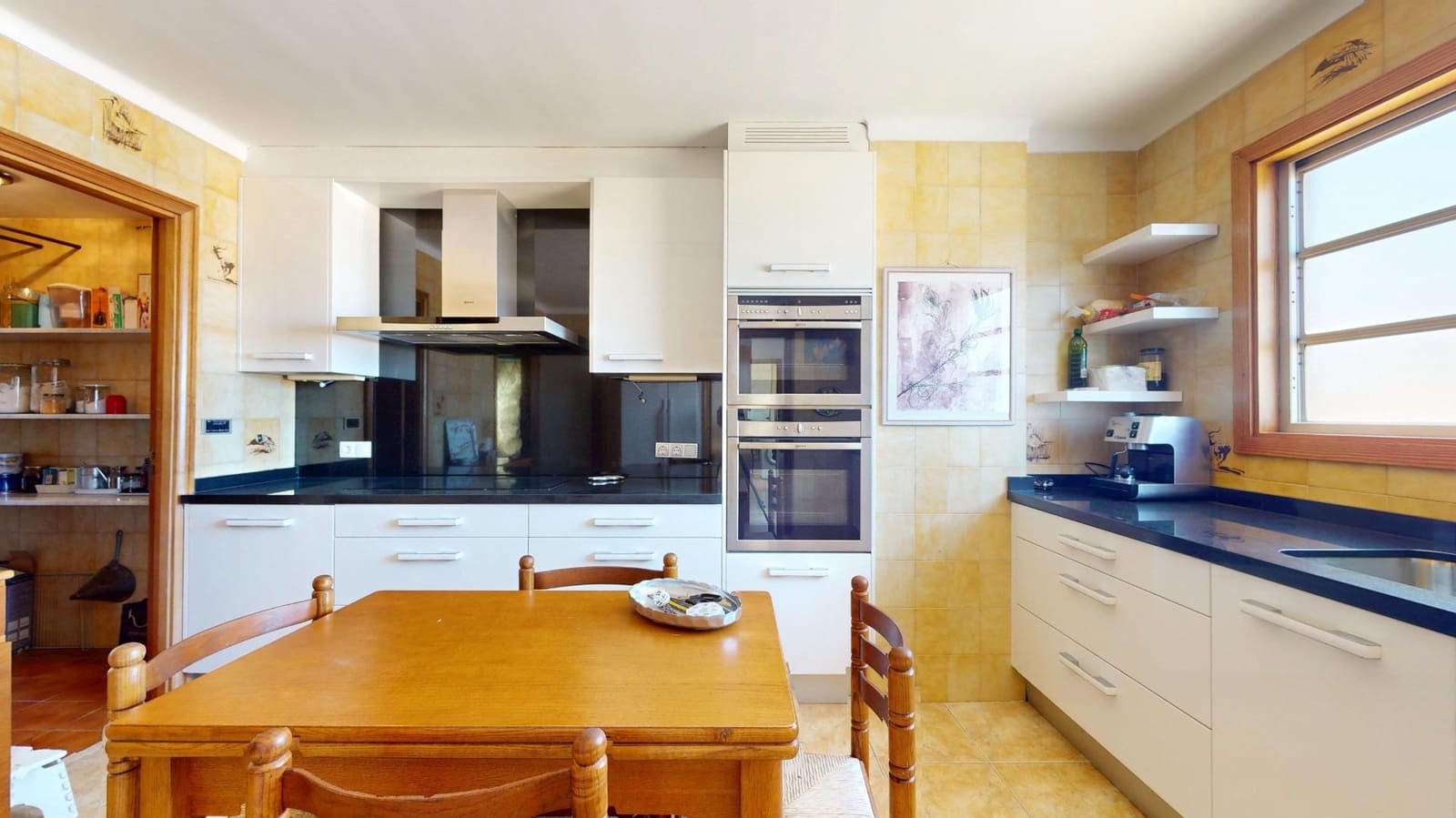 5 bedroom Flat for sale in Palma de Mallorca with garage - € 1,295,000 (Ref: 9812265)