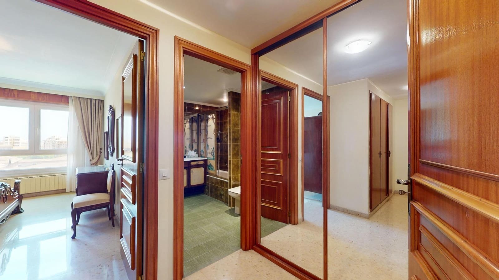 5 bedroom Flat for sale in Palma de Mallorca with garage - € 1,295,000 (Ref: 9812265)