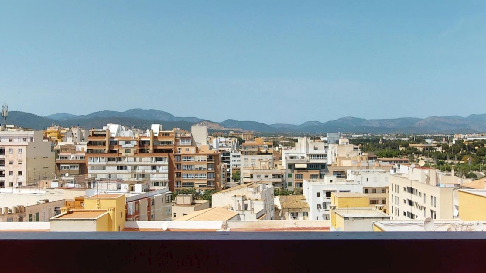 5 bedroom Flat for sale in Palma de Mallorca with garage - € 1,295,000 (Ref: 9812265)