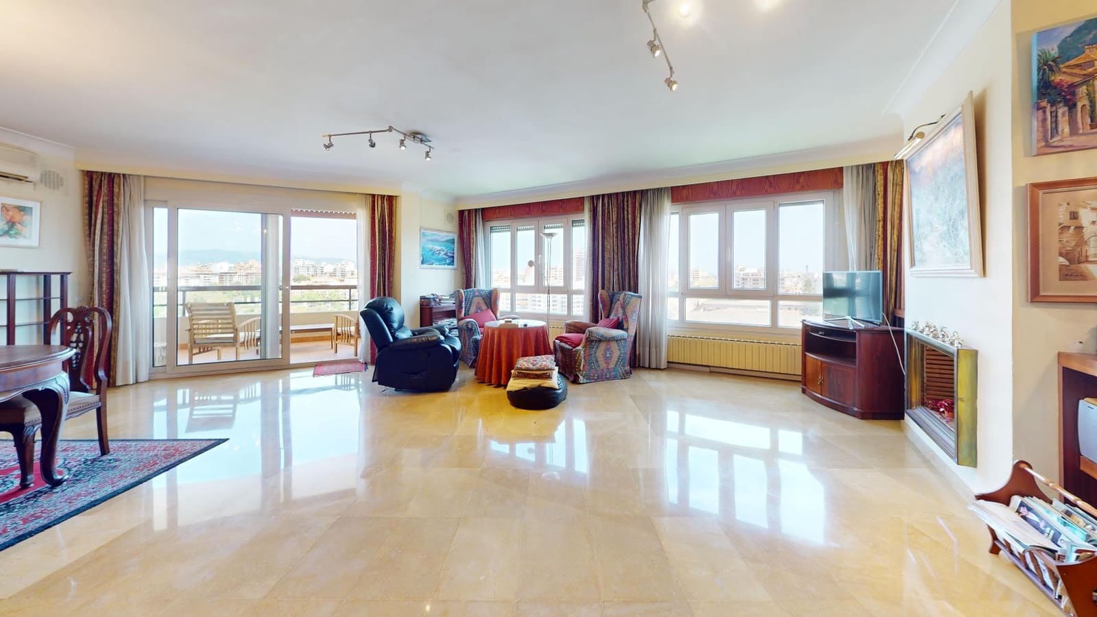 5 bedroom Flat for sale in Palma de Mallorca with garage - € 1,295,000 (Ref: 9812265)