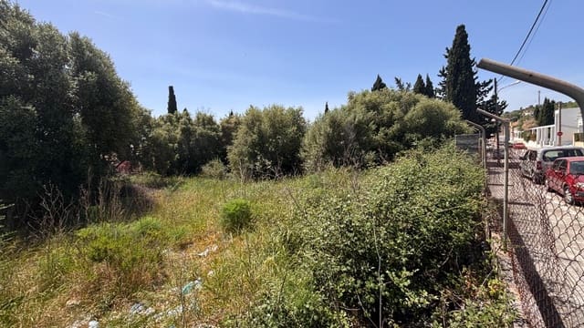 Building Plot for sale in Lloseta - € 370,000 (Ref: 9815995)