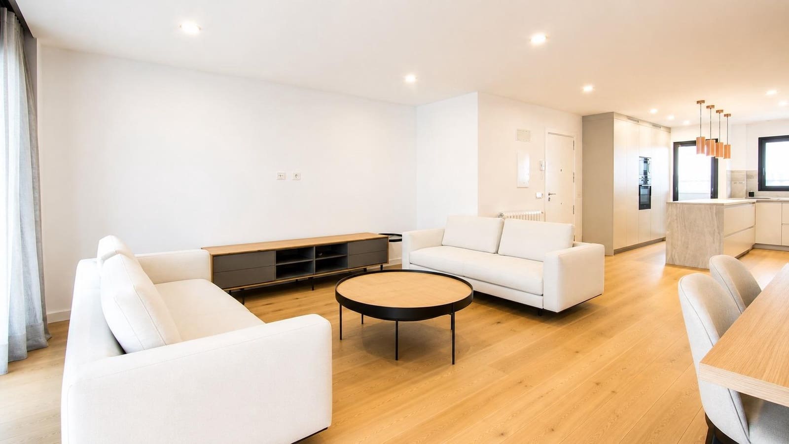3 bedroom Flat for sale in Palma de Mallorca with garage - € 1,595,000 (Ref: 9843663)