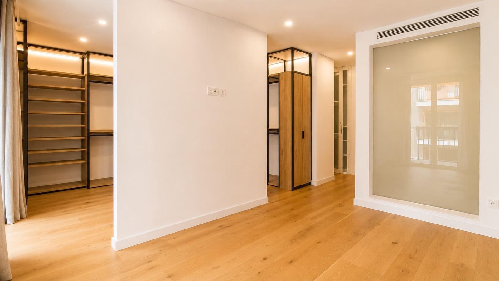 3 bedroom Flat for sale in Palma de Mallorca with garage - € 1,595,000 (Ref: 9843663)