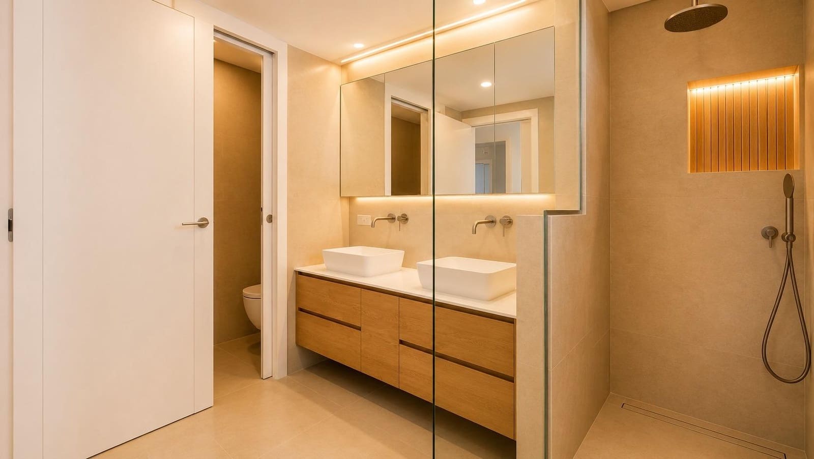 3 bedroom Flat for sale in Palma de Mallorca with garage - € 1,595,000 (Ref: 9843663)