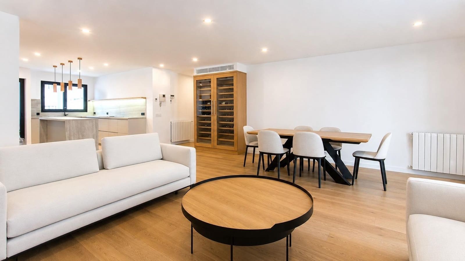 3 bedroom Flat for sale in Palma de Mallorca with garage - € 1,595,000 (Ref: 9843663)