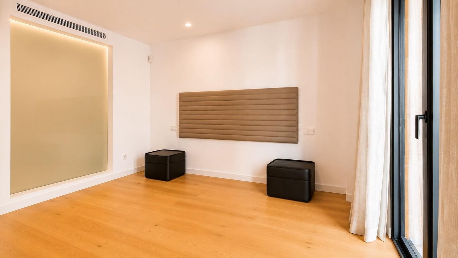 3 bedroom Flat for sale in Palma de Mallorca with garage - € 1,595,000 (Ref: 9843663)