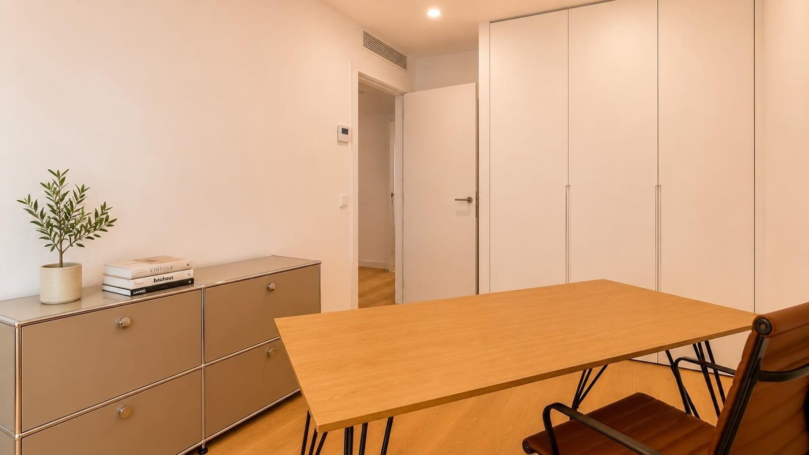 3 bedroom Flat for sale in Palma de Mallorca with garage - € 1,595,000 (Ref: 9843663)