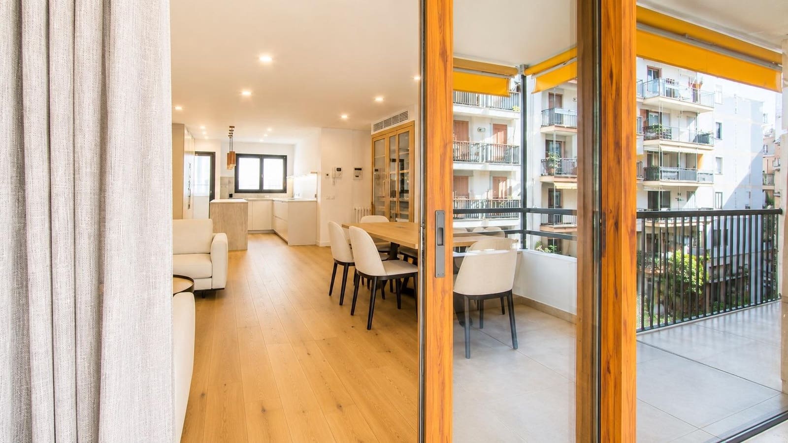 3 bedroom Flat for sale in Palma de Mallorca with garage - € 1,595,000 (Ref: 9843663)