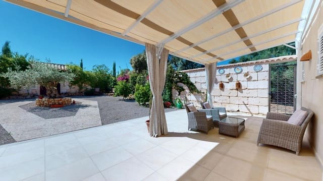 4 sovrum Finca/Hus på landet till salu i Sencelles med pool garage - 1 350 000 € (Ref: 9868713)