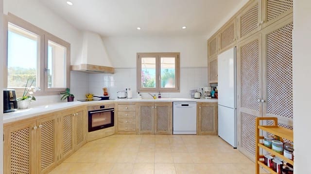 4 sypialnia Finka/Dom wiejski na sprzedaż w Sencelles z basenem garażem - 1 350 000 € (Ref: 9868713)