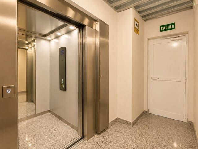 Garage zu vermieten in Santa Catalina, Palma de Mallorca - 110 € (Ref: 9913297)