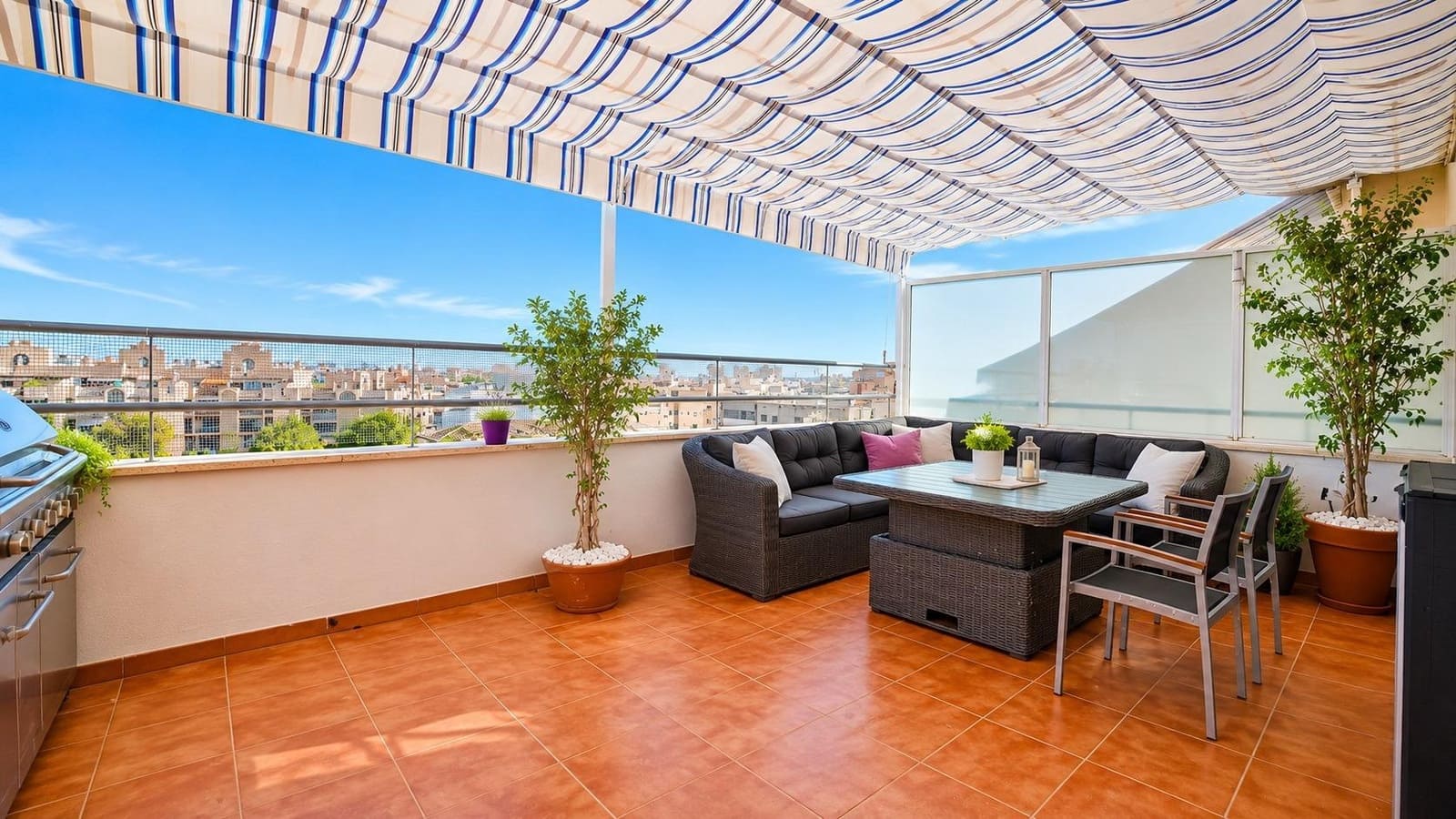 3 bedroom Penthouse for sale in Palma de Mallorca with garage - € 549,000 (Ref: 9929507)