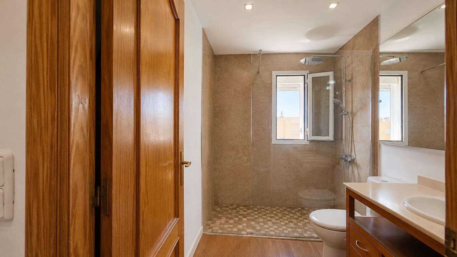 3 bedroom Penthouse for sale in Palma de Mallorca with garage - € 549,000 (Ref: 9929507)