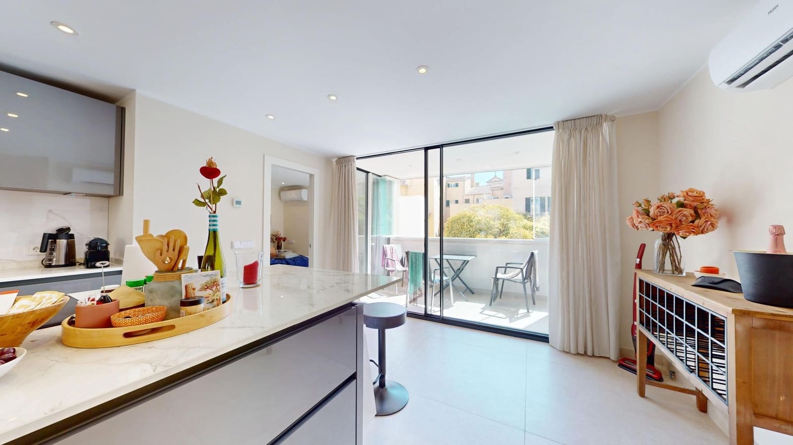 2 bedroom Flat for sale in Palma de Mallorca with garage - € 865,000 (Ref: 9929508)