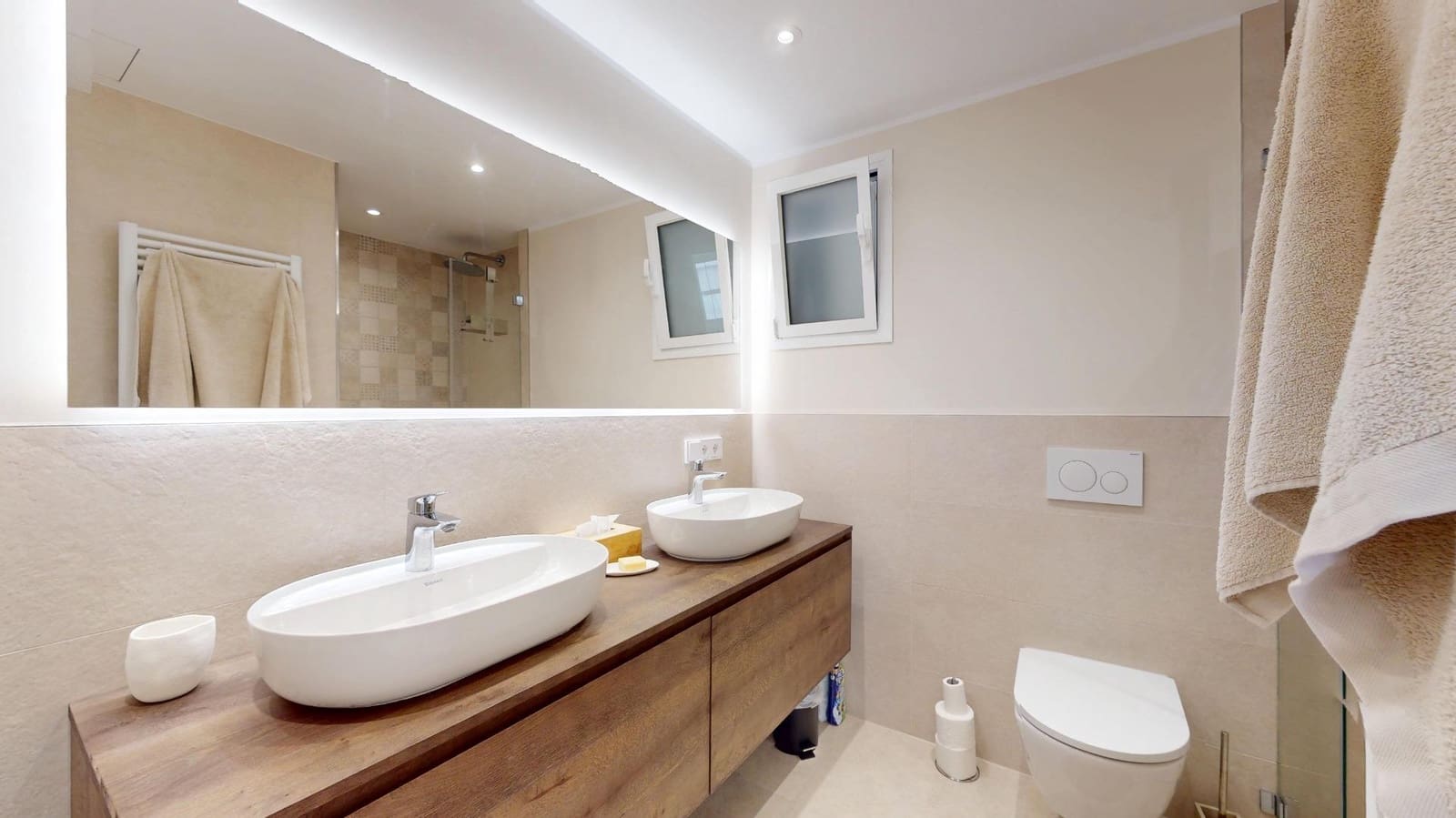 2 bedroom Flat for sale in Palma de Mallorca with garage - € 865,000 (Ref: 9929508)