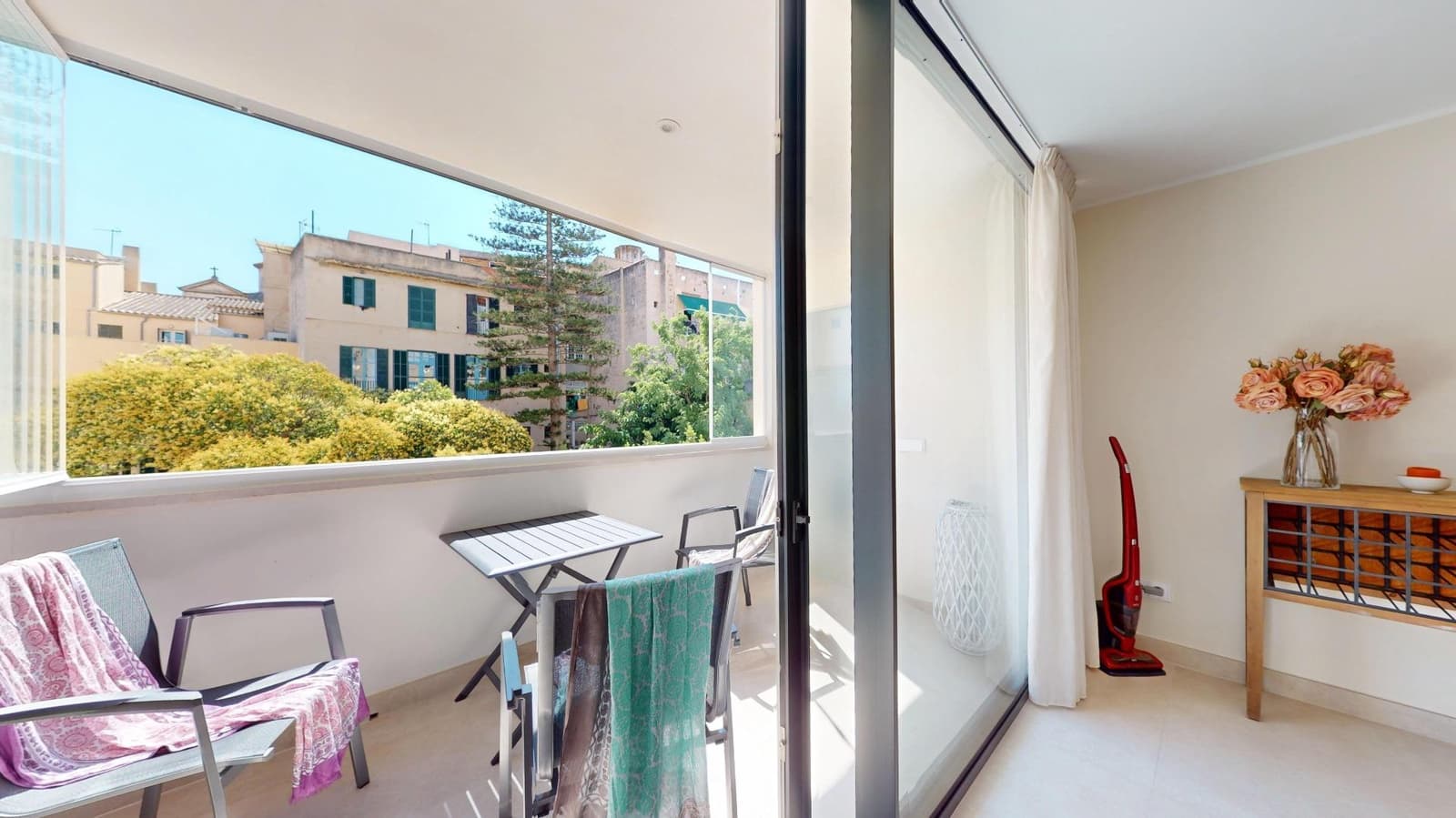 2 bedroom Flat for sale in Palma de Mallorca with garage - € 865,000 (Ref: 9929508)