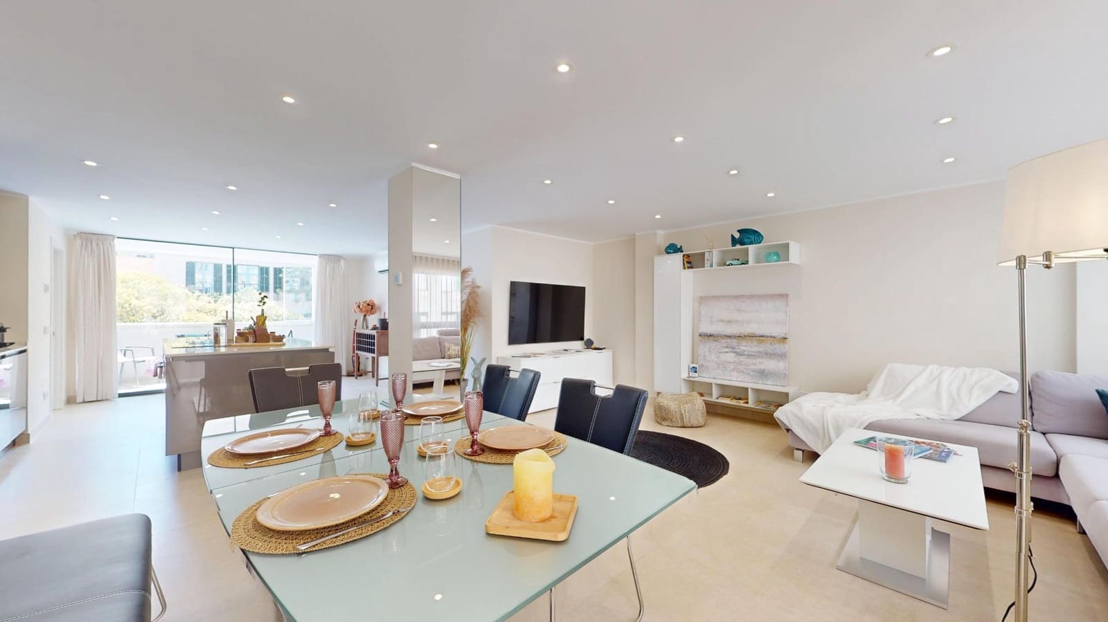 2 bedroom Flat for sale in Palma de Mallorca with garage - € 865,000 (Ref: 9929508)