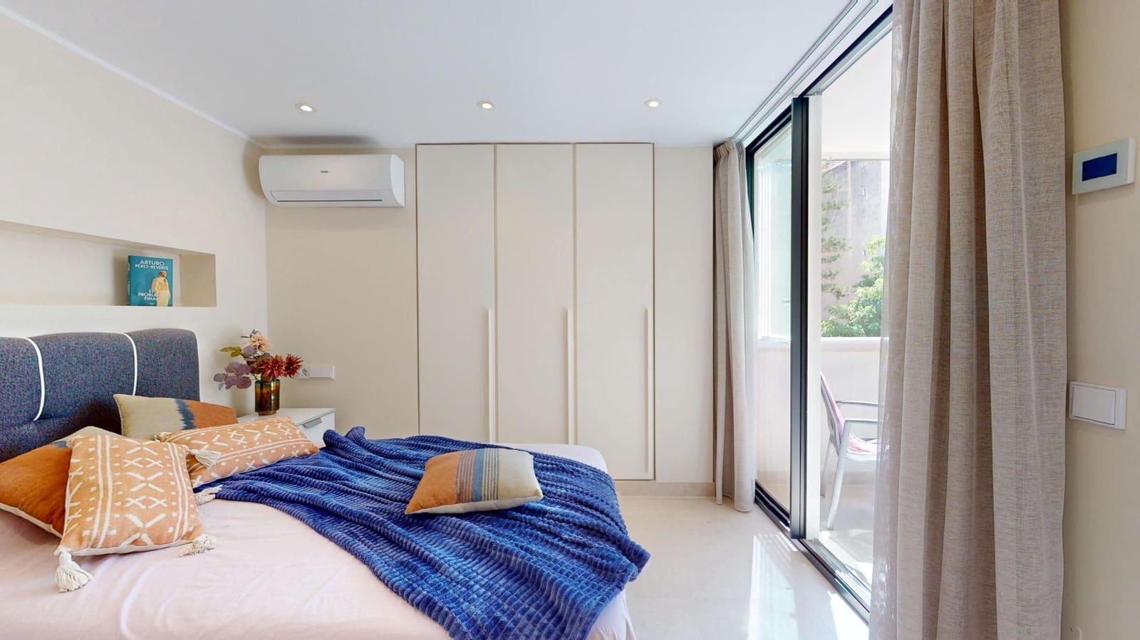 2 bedroom Flat for sale in Palma de Mallorca with garage - € 865,000 (Ref: 9929508)