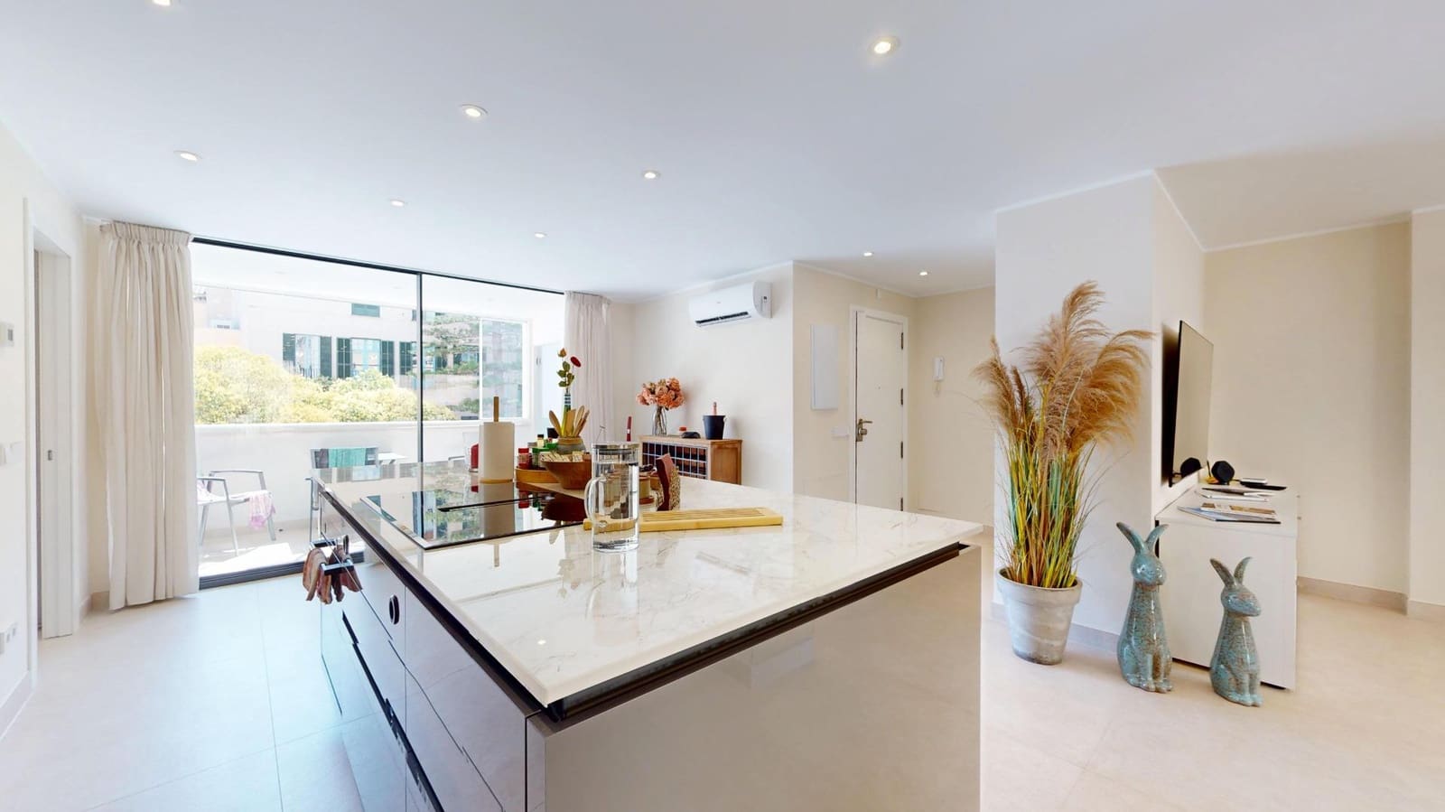 2 bedroom Flat for sale in Palma de Mallorca with garage - € 865,000 (Ref: 9929508)