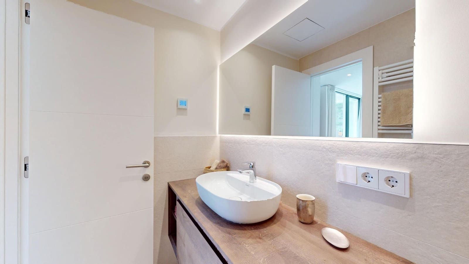 2 bedroom Flat for sale in Palma de Mallorca with garage - € 865,000 (Ref: 9929508)