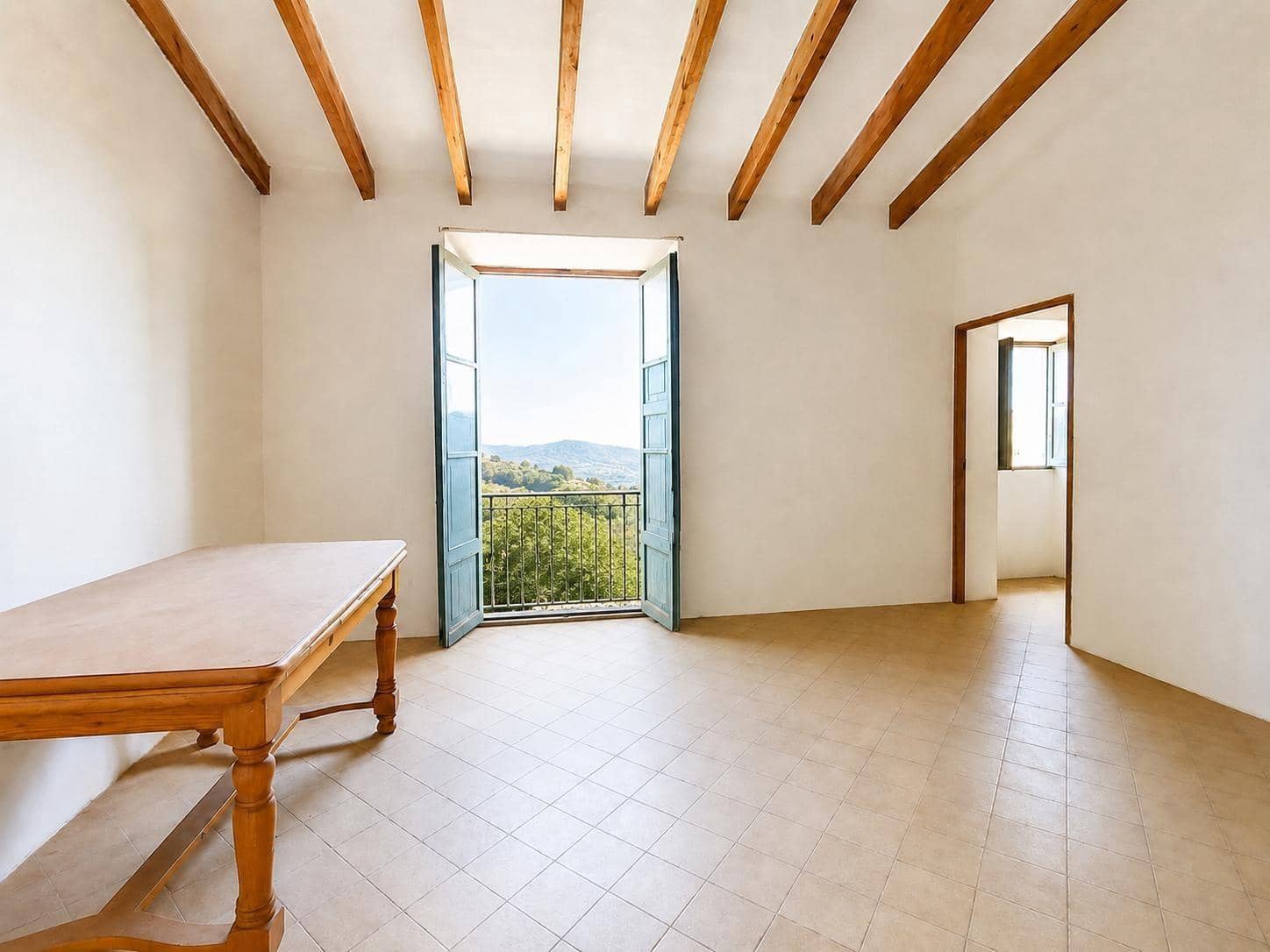 8 bedroom Finca/Country House for sale in Son Ferriol with garage - € 1,400,000 (Ref: 9940101)