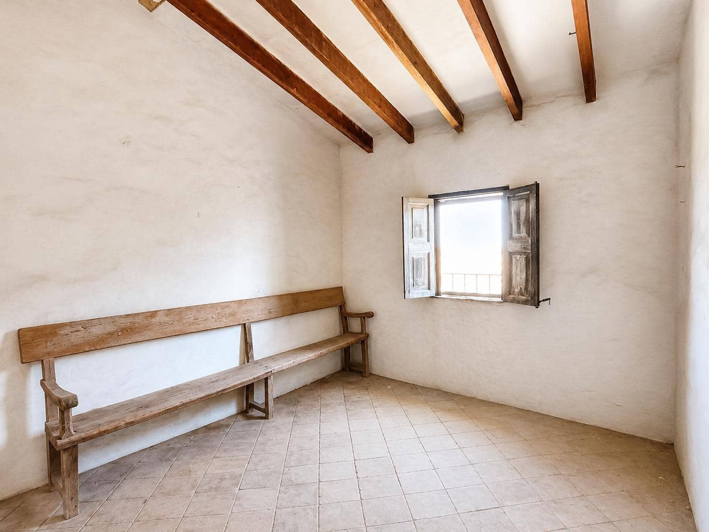 8 bedroom Finca/Country House for sale in Son Ferriol with garage - € 1,400,000 (Ref: 9940101)