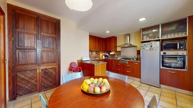4 slaapkamer Villa te koop in Palma de Mallorca met zwembad - € 950.000 (Ref: 9949926)