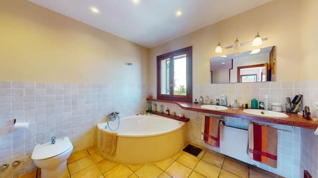4 slaapkamer Villa te koop in Palma de Mallorca met zwembad - € 950.000 (Ref: 9949926)