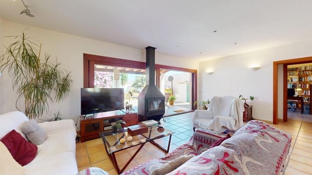 4 slaapkamer Villa te koop in Palma de Mallorca met zwembad - € 950.000 (Ref: 9949926)