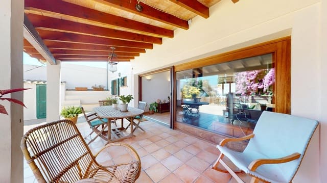 4 slaapkamer Villa te koop in Palma de Mallorca met zwembad - € 950.000 (Ref: 9949926)