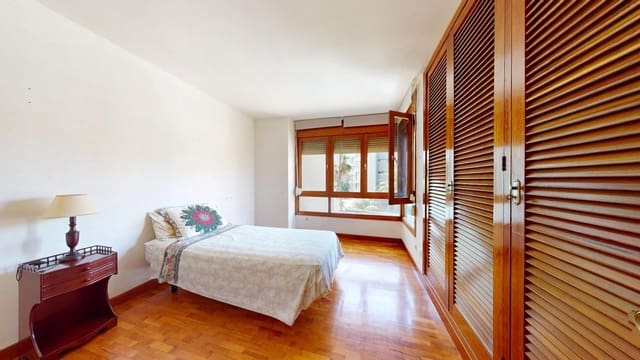 4 bedroom Flat for sale in Palma de Mallorca with pool garage - € 900,000 (Ref: 9965386)