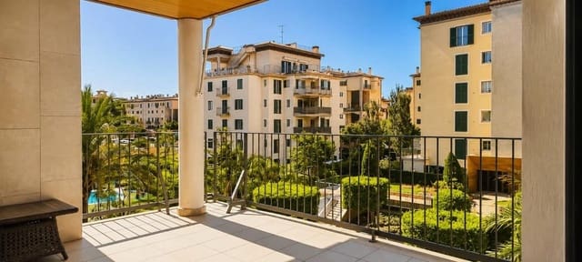 2 bedroom Flat for sale in Palma de Mallorca with pool garage - € 850,000 (Ref: 9986966)