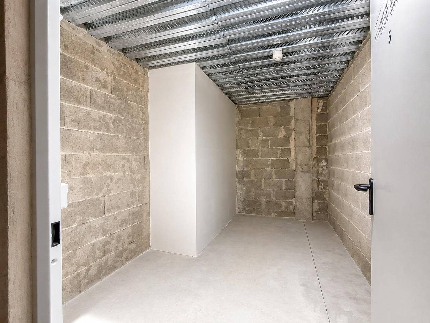 Comercial para arrendar em Palma de Mallorca - 130 € (Ref: 9997202)
