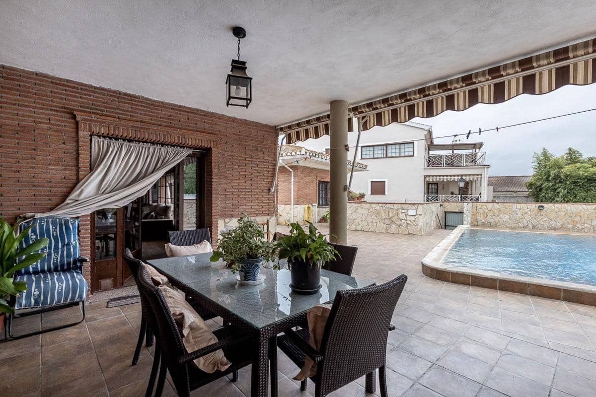 4 Zimmer Villa zu verkaufen in Santa Fe mit Garage - 360.000 € (Ref: 10004144)