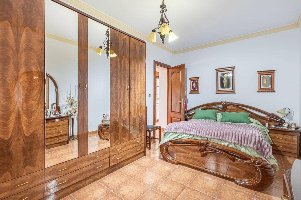 4 Zimmer Villa zu verkaufen in Santa Fe mit Garage - 360.000 € (Ref: 10004144)