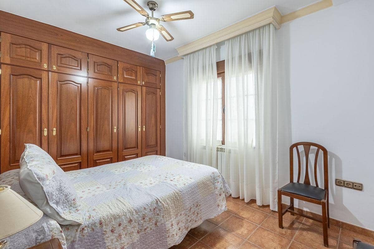 4 Zimmer Villa zu verkaufen in Santa Fe mit Garage - 360.000 € (Ref: 10004144)