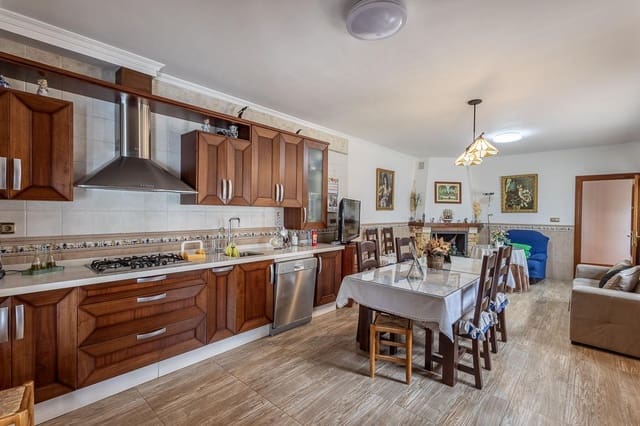 4 Zimmer Villa zu verkaufen in Santa Fe mit Garage - 360.000 € (Ref: 10004144)