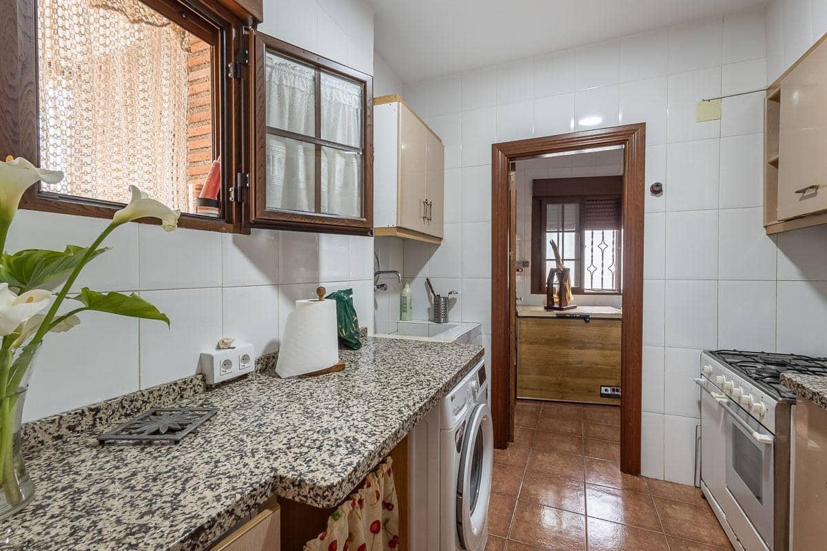4 Zimmer Villa zu verkaufen in Santa Fe mit Garage - 360.000 € (Ref: 10004144)