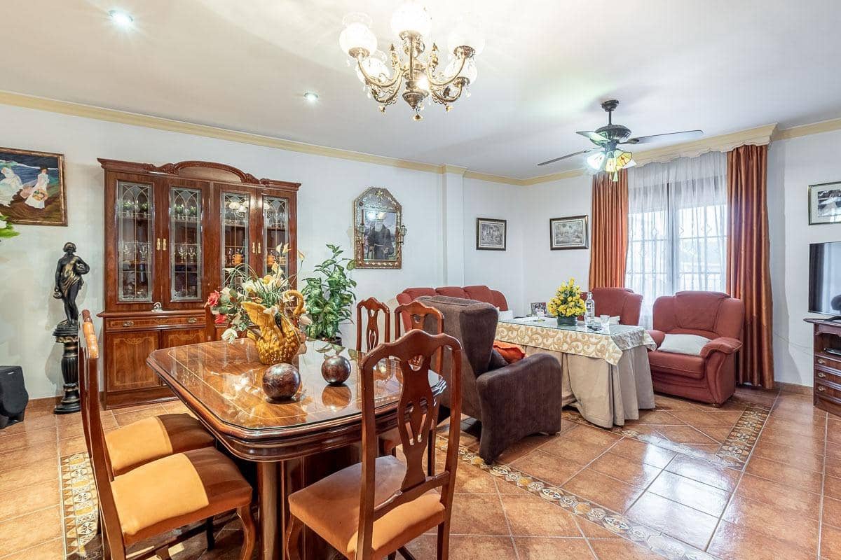 4 Zimmer Villa zu verkaufen in Santa Fe mit Garage - 360.000 € (Ref: 10004144)