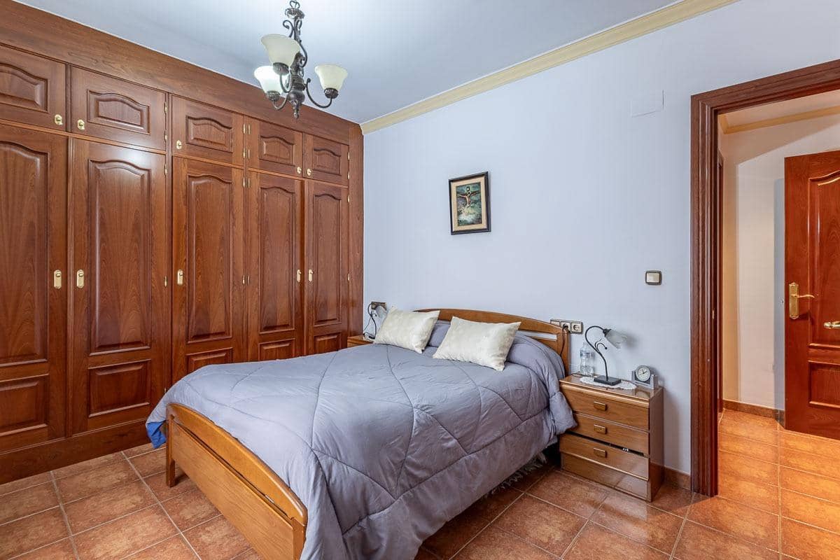 4 Zimmer Villa zu verkaufen in Santa Fe mit Garage - 360.000 € (Ref: 10004144)